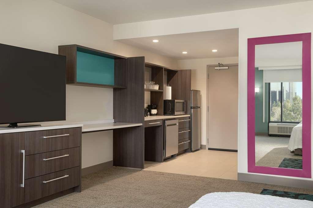 Home2 Suites By Hilton Woodland Hills Los Angeles Room photo